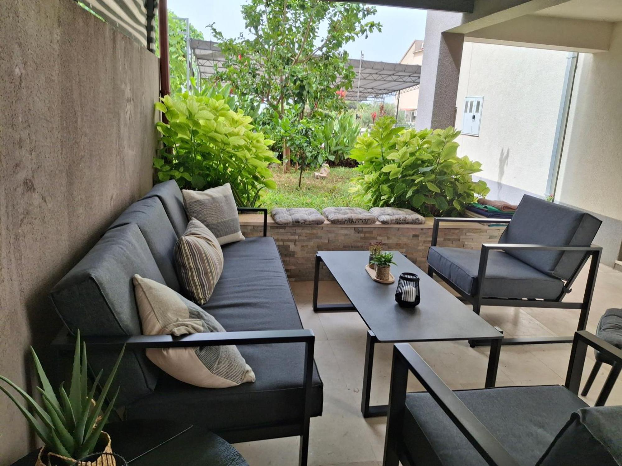 Holiday Home Petra Podstrana Luaran gambar