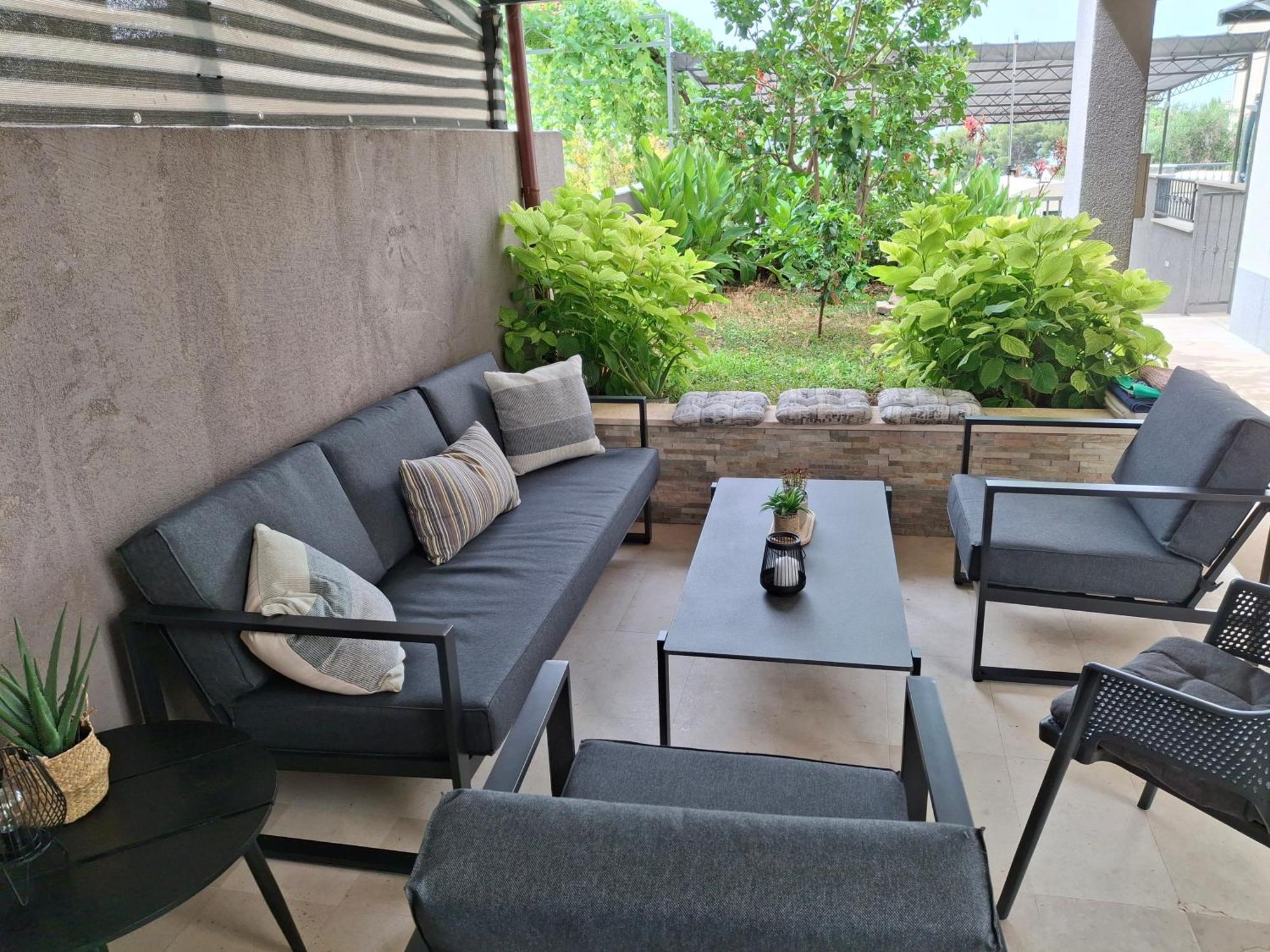 Holiday Home Petra Podstrana Luaran gambar