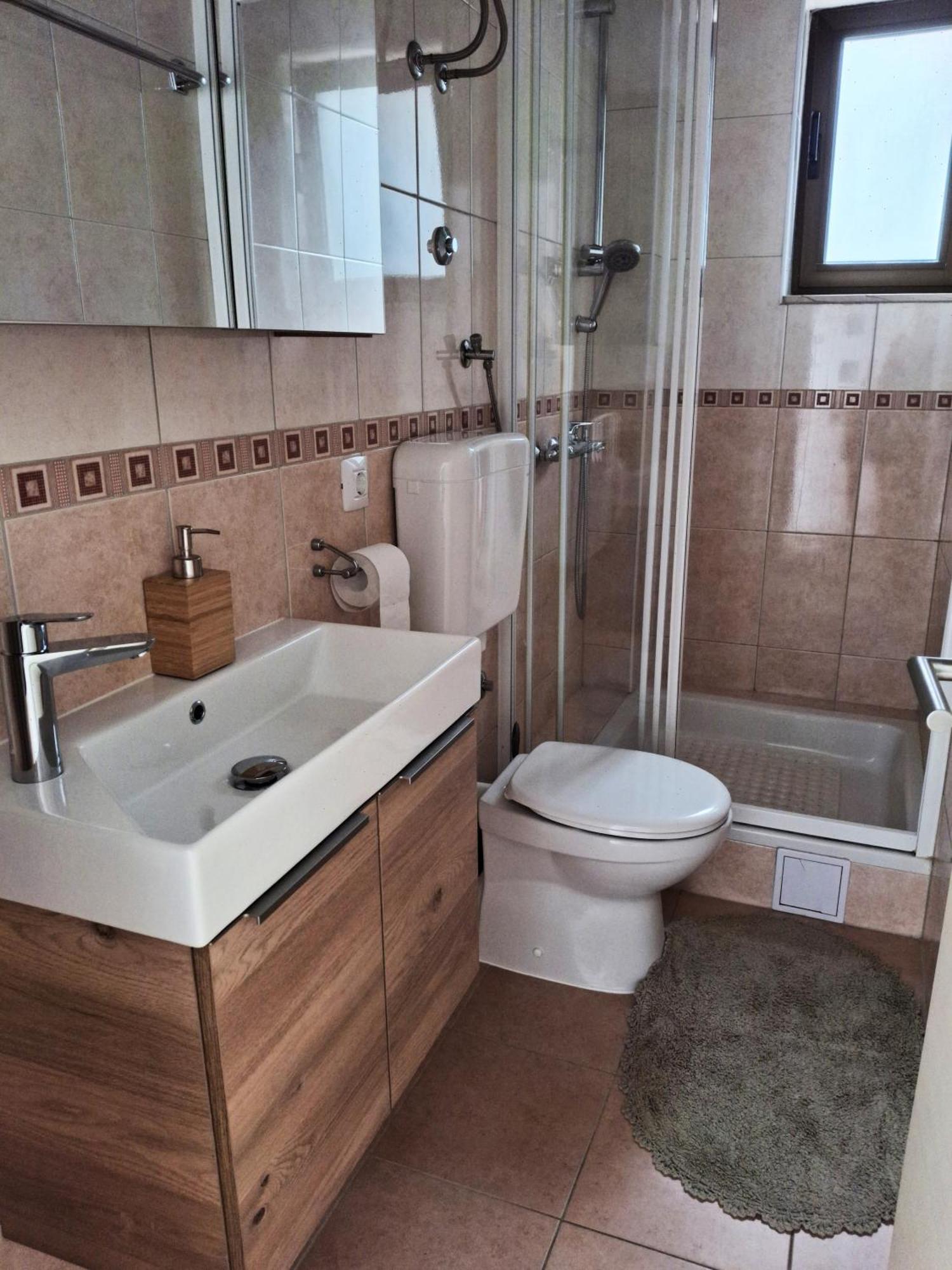 Holiday Home Petra Podstrana Luaran gambar